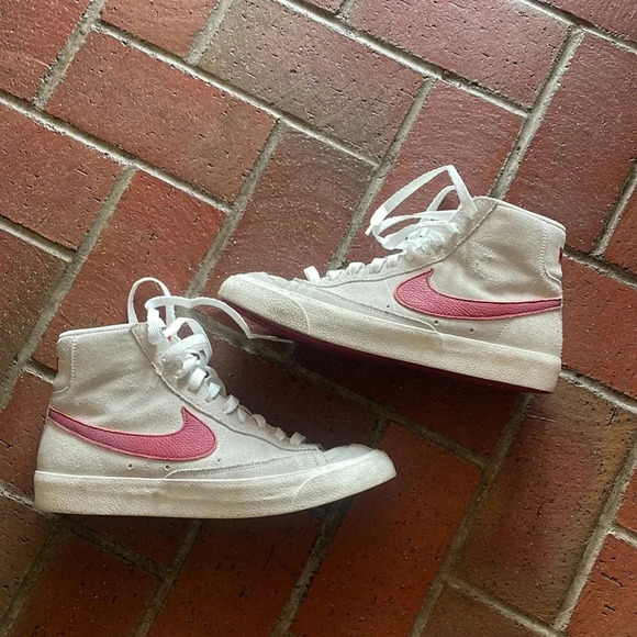 Suede Gray/Red Nike Mid ‘77 Blazer 9 - Picture 1 of 7